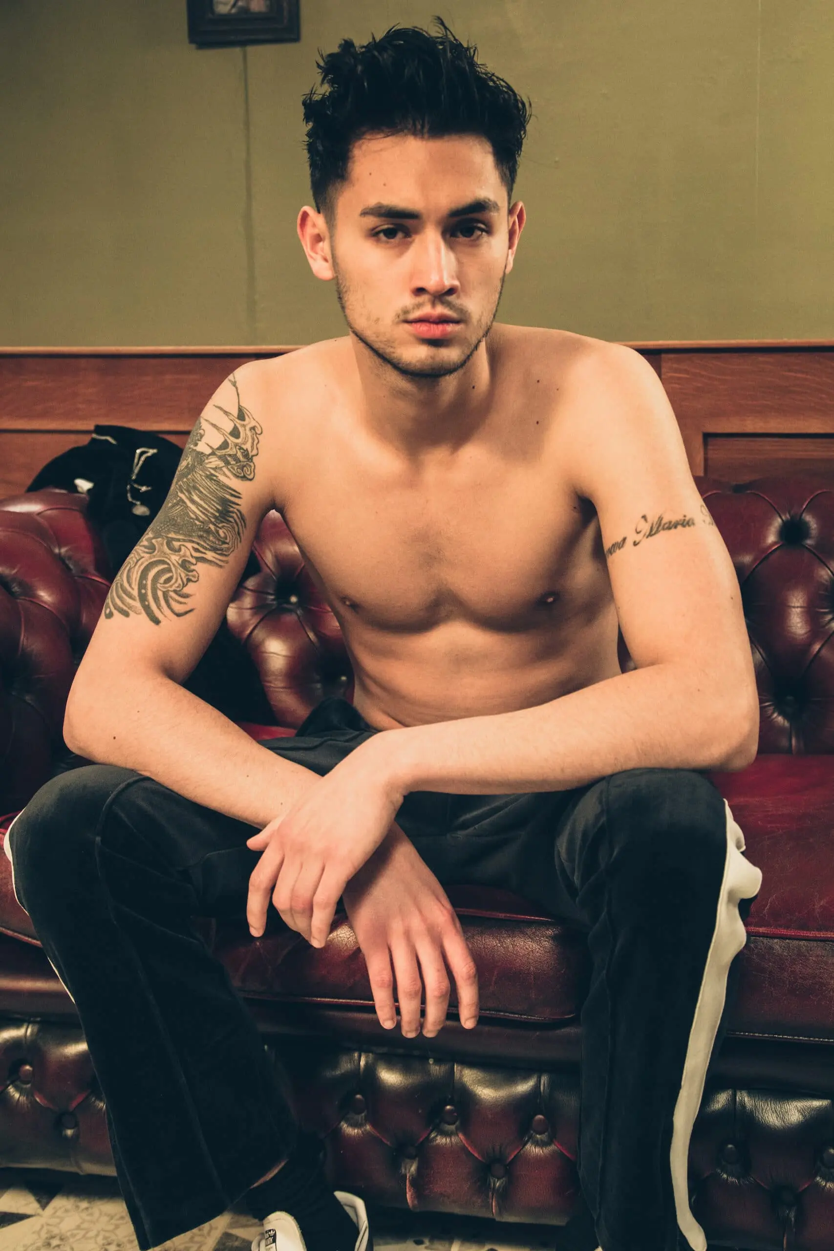 SEBMAN-pr-still-educational-video-prodcution-triangular-fade