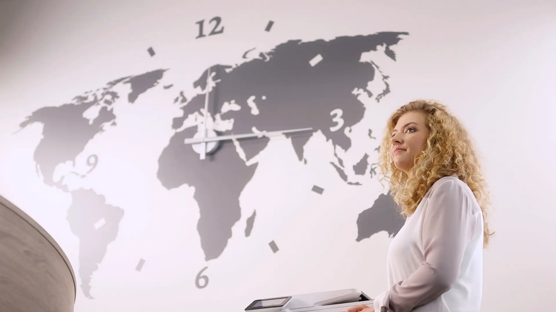 Galeria_Reisen_Worldclock_PR_still